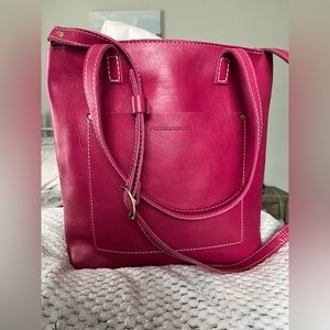 📌SOLD📌 Portland Leather Full Crossbody Zipper Bag Hibiscus